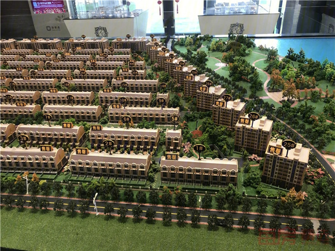 御翠湾小高层均价约12000元/㎡