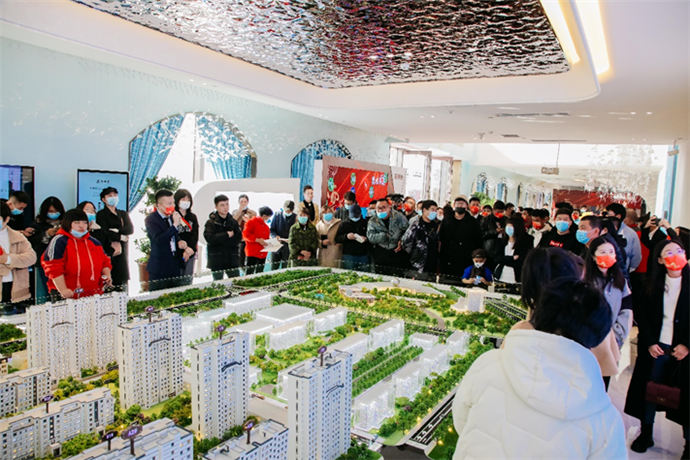 脱口秀助力营销中心开放！雲水華庭“城会玩”